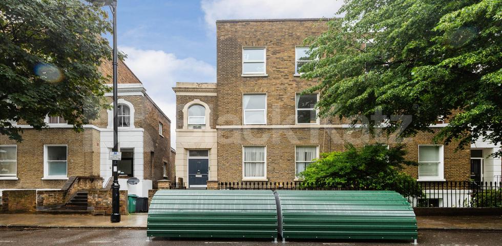 			Studio Apartment, 1 bath, 1 reception Apartment			 ENGLEFIELD ROAD , Essex Road / Dalston